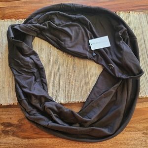 Beyond Yoga Black Infinity Scarf with Pocket